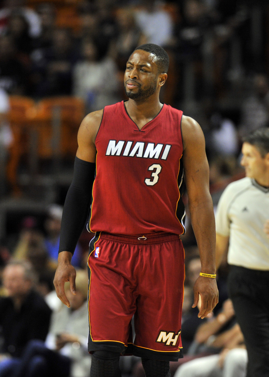 拜仁莱万多夫斯基关键进球锁定胜局