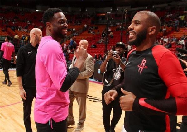 快船队记：伦纳德预计可以出战明天对阵独行侠的背靠背比赛