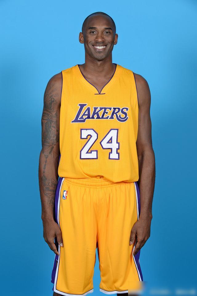 布朗35+5+5普理查德18分 绿军送奇才6连败