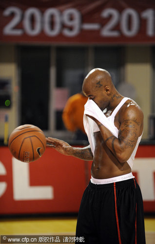 《丝之歌》终不鸽，BLG爆冷胜JDG难敌IG，明末制作人遭网暴送花圈