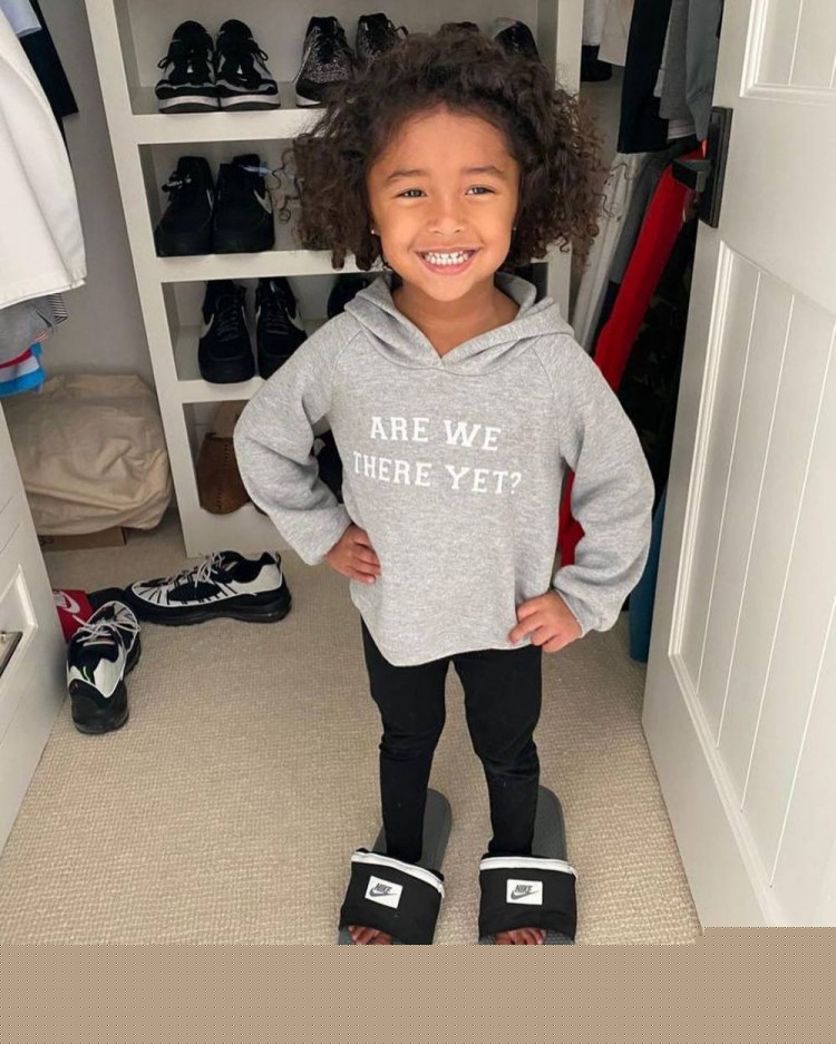 解析亚利桑那响尾蛇队如何通过多元化球员组合在拉丁区建立品牌